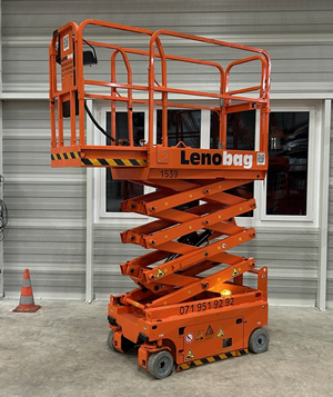 Bei LENOBAG AG günstig eine Scherenbühne kaufen